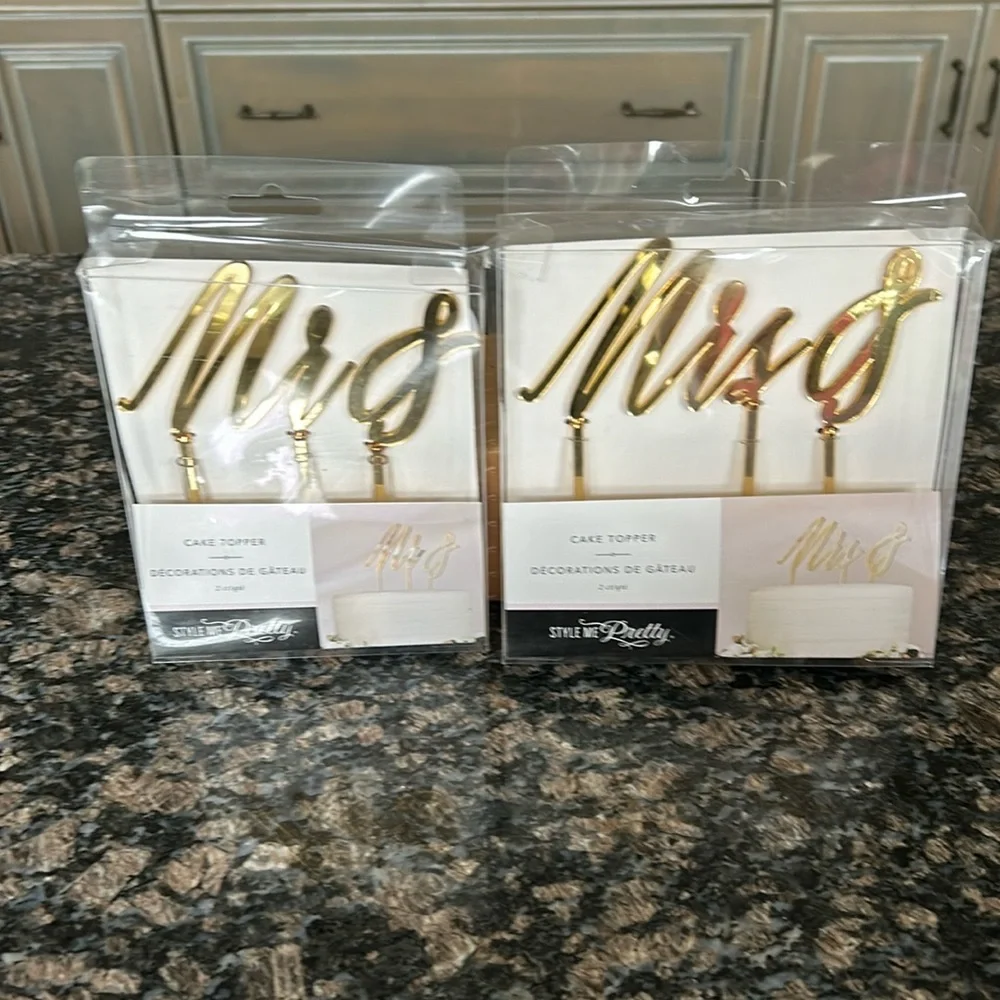 STYLE ME PRETTY MR & MRS GOLD CAKE TOPPER LOT OF 2 NWT